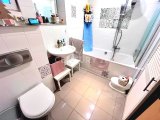 Badezimmer mit Badewanne