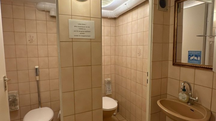 Café oder Gewerbefläche in zentraler Lage von Güdingen