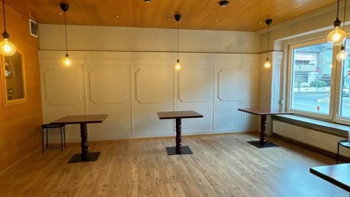 Café oder Gewerbefläche in zentraler Lage von Güdingen