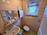 Zusätzliches Gäste WC der Wohnung im EG
