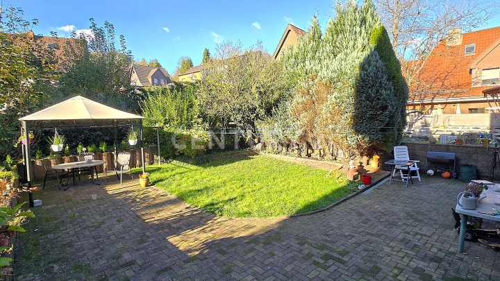 Charmantes 1-2 Familienhaus mit Garten und Garage in ruhiger Lage von Altenwald