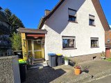 Hauseingang mit Terrasse davor