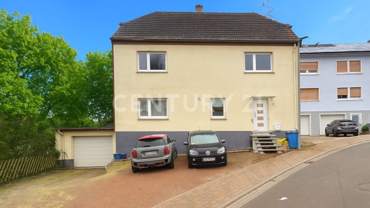 Einziehen & Wohlfühlen: Stilvoll saniertes Einfamilienhaus mit großem Grundstück in Battweiler