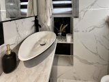 Gäste-WC mit Tageslichtfenster