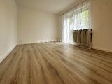 OG Schlafzimmer mit Zugang zum Balkon