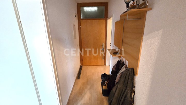 Großes MFH mit 5 Parteien  und enormem Erweiterungspotential, mit Ausbaumöglichkeit weiterer 3 Whg.