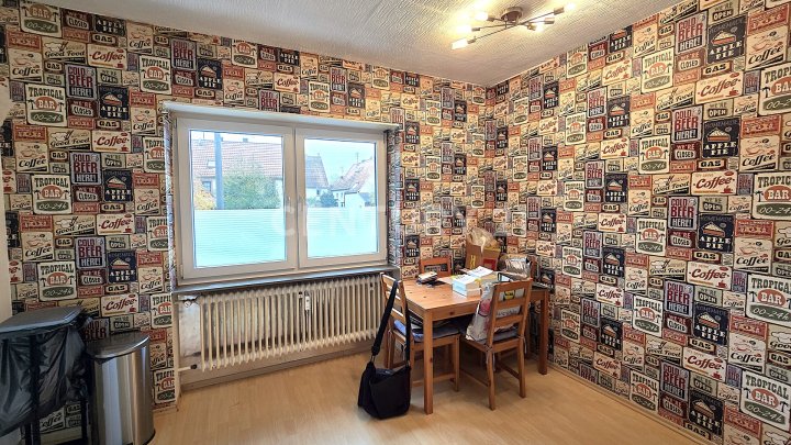 Großes MFH mit 5 Parteien  und enormem Erweiterungspotential, mit Ausbaumöglichkeit weiterer 3 Whg.