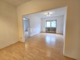 Attraktives geräumiges Wohn - Esszimmer der Whg. OG rechts