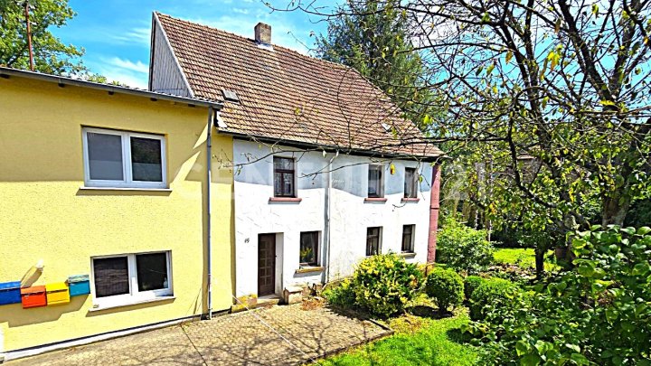 Großes MFH mit 5 Parteien  und enormem Erweiterungspotential, mit Ausbaumöglichkeit weiterer 3 Whg.