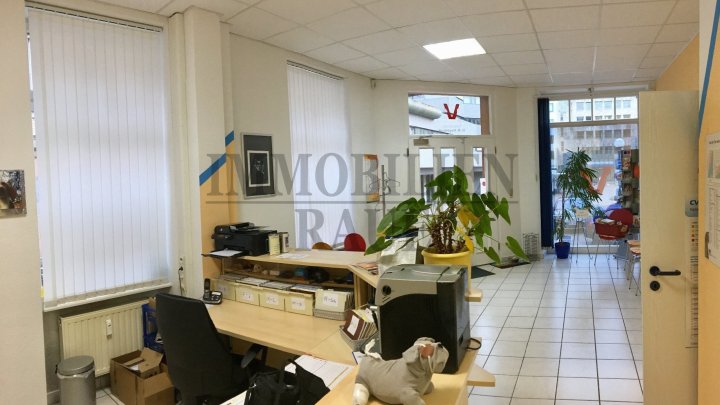 SUPER LAGE UND SOFORT FREI - LADENLOKAL IN 1A LAGE IN SULZBACH AM RAVANUSAPLATZ