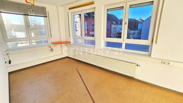 Neuwertige Gewerbeeinheit mit viel Nutzungsmöglichkeiten in bevorzugter zentraler Lage von Bexbach