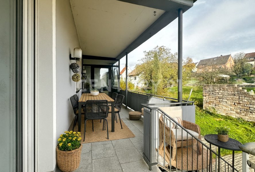 Balkon EG mit Blick in den Gartenh