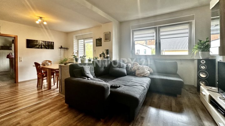   Top-saniertes 4-Parteienhaus + Baugrundstück in Breitenbach – wohnen & profitieren mit ca. 8,5 %