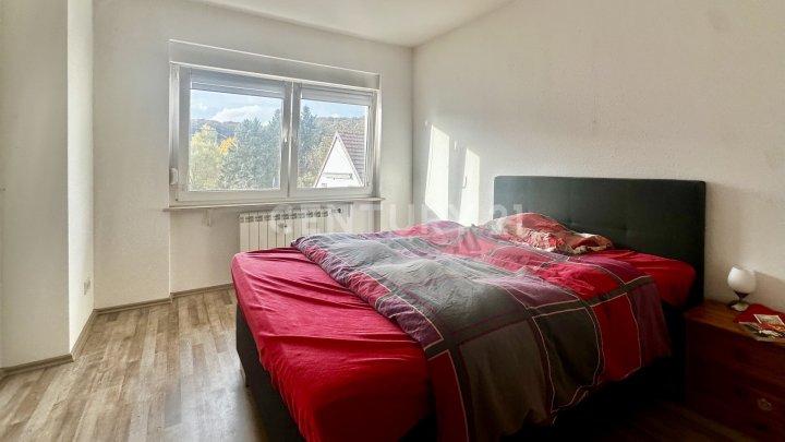   Top-saniertes 4-Parteienhaus + Baugrundstück in Breitenbach – wohnen & profitieren mit ca. 8,5 %