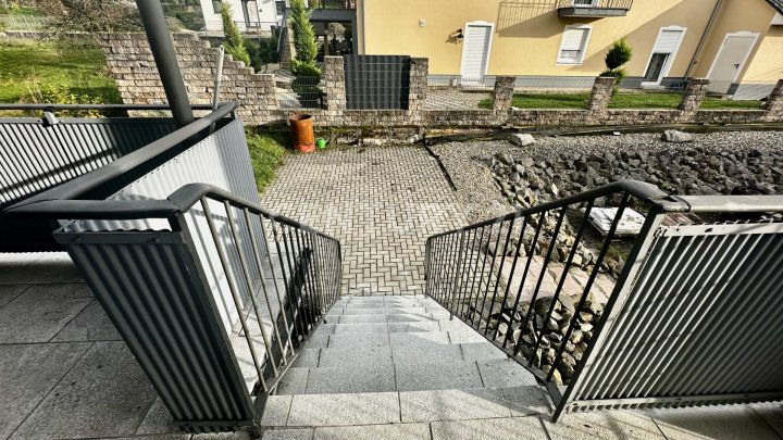   Top-saniertes 4-Parteienhaus + Baugrundstück in Breitenbach – wohnen & profitieren mit ca. 8,5 %