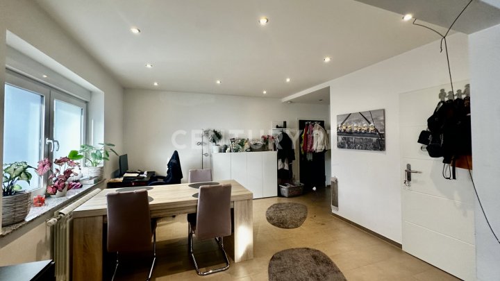   Top-saniertes 4-Parteienhaus + Baugrundstück in Breitenbach – wohnen & profitieren mit ca. 8,5 %