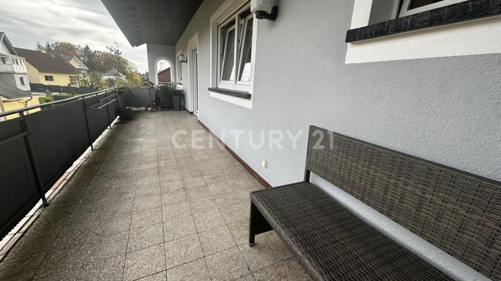   Top-saniertes 4-Parteienhaus + Baugrundstück in Breitenbach – wohnen & profitieren mit ca. 8,5 %
