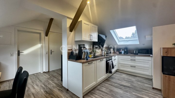   Top-saniertes 4-Parteienhaus + Baugrundstück in Breitenbach – wohnen & profitieren mit ca. 8,5 %