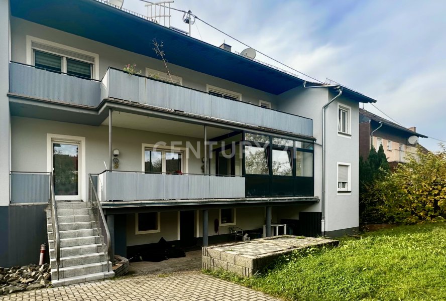 MFH mit 2 Balkonen