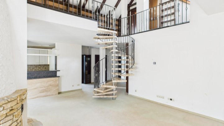 Seltene große Maisonette- Wohnung in Top Lage von Saarbrücken zu verkaufen.