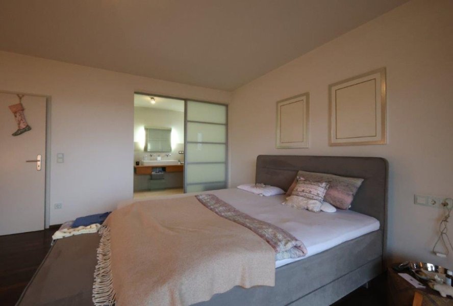 Schlafzimmer.