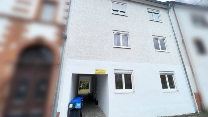 Moderne Maisonette-Wohnung mit großem Balkon