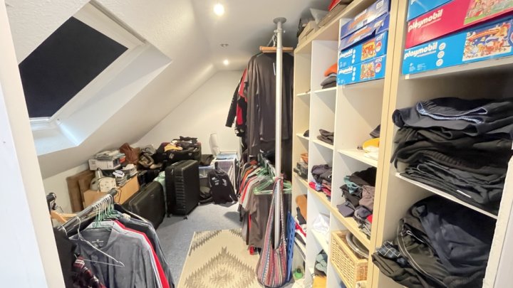 Moderne Maisonette-Wohnung mit großem Balkon