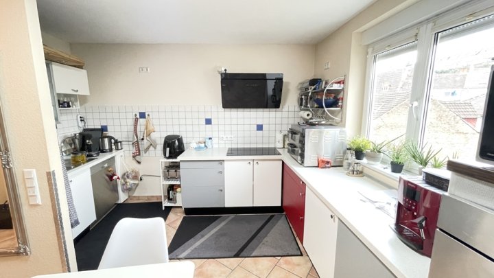 Moderne Maisonette-Wohnung mit großem Balkon