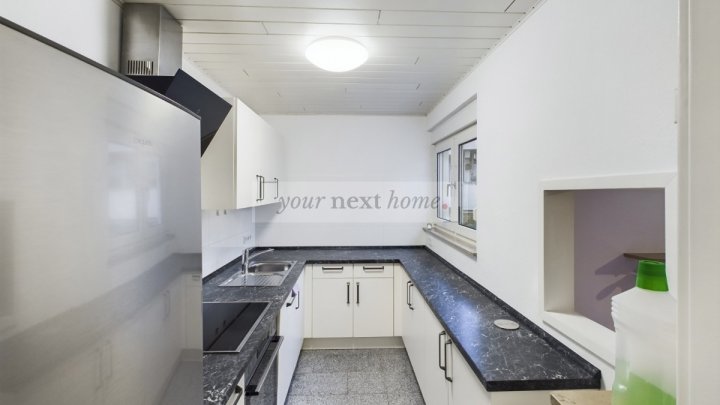 Helle, gut geschnittene 4 ZKB-Etagenwohnung in bester Lage von Saarbrücken-Scheidt!