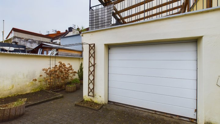 Einfamilienhaus mit Hof & Terrasse – Perfekt für kreative Handwerker!