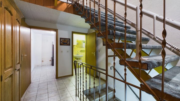 Einfamilienhaus mit Hof & Terrasse – Perfekt für kreative Handwerker!