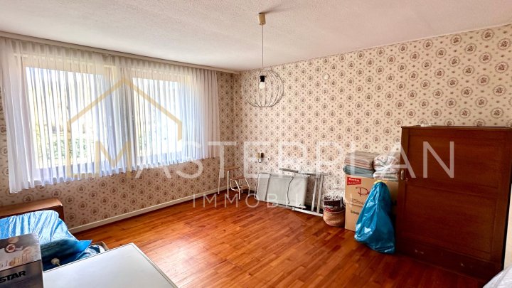 Zweifamilienhaus mit Terrasse und großem Grundstück in Fremersdorf