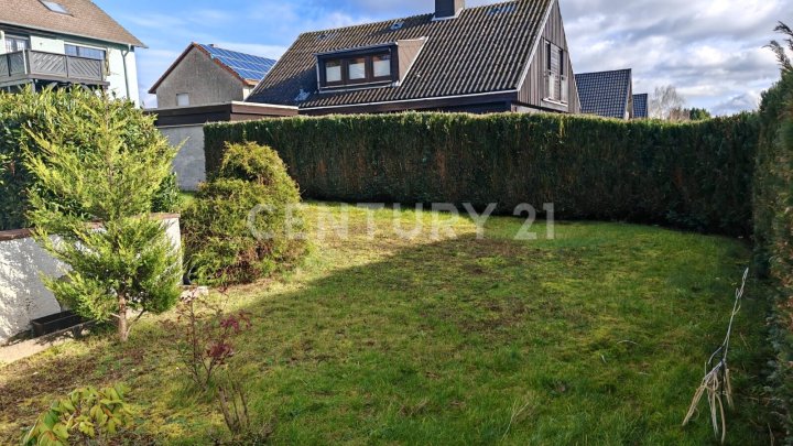 Freistehendes Einfamilienhaus in begehrter Lage von Bexbach – mit Wintergarten und großem Garten