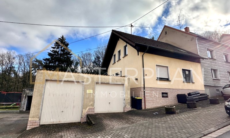 Doppelhaushälfte in Ludweiler – Ihr neues Zuhause mit Wintergarten