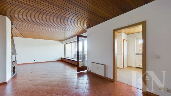 Vielseitiges Wohnen in Top-Lage – Dreifamilienhaus mit großem Potenzial!