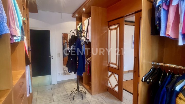 Exklusive sanierte Villa auf 480 m²: Luxus, Komfort und Stil in bester Lage