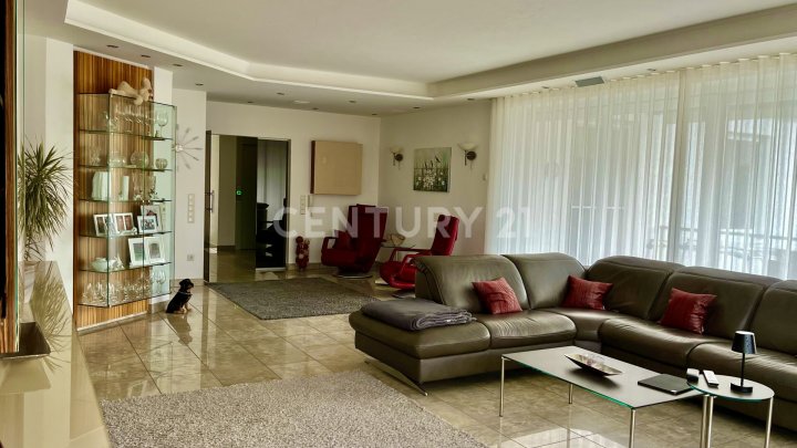 Exklusive sanierte Villa auf 480 m²: Luxus, Komfort und Stil in bester Lage