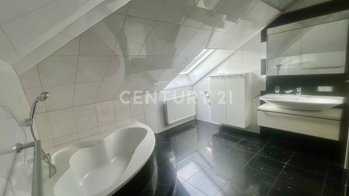 Exklusive sanierte Villa auf 480 m²: Luxus, Komfort und Stil in bester Lage