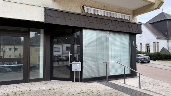 Zentrale Gewerbeeinheit am Hubertusplatz in Nalbach zu verkaufen