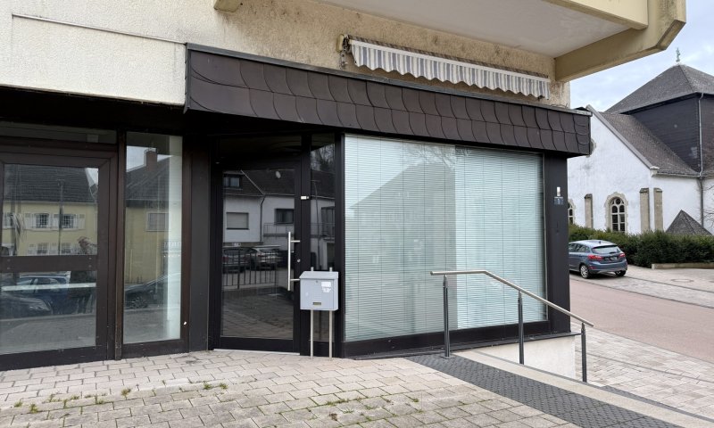 Gewerbeeinheit an zentralem Hubertusplatz in Nalbach zu verkaufen