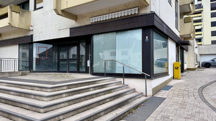 Gewerbeeinheit an zentralem Hubertusplatz in Nalbach zu verkaufen