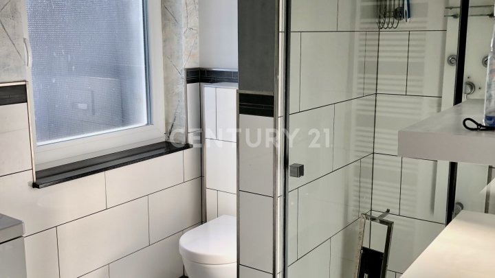 Umfassend saniertes Einfamilienhaus in Top-Lage  - Komfort und Stil vereint!