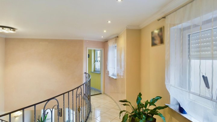 Architektonisches Meisterwerk in Ottweiler – Exklusive Villa mit 9 Zimmern & 200 m² Wohntraum!