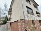 Einfahrt mit integrierter Garage