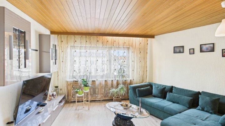 Leben & Arbeiten unter einem Dach – vielseitiges Einfamilienhaus mit Gewerbefläche in Neunkirchen!