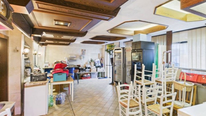 Leben & Arbeiten unter einem Dach – vielseitiges Einfamilienhaus mit Gewerbefläche in Neunkirchen!