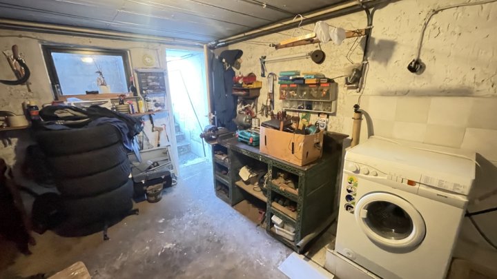 Kleines Reihenhaus mit Garten und Garage in Lockweiler