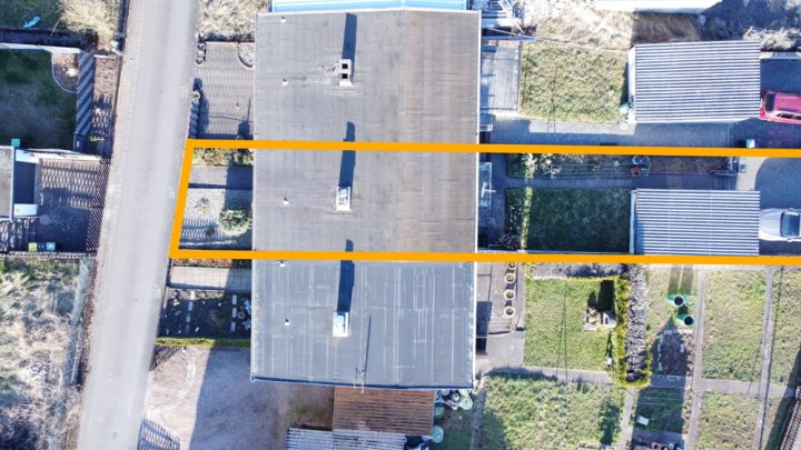 Kleines Reihenhaus mit Garten und Garage in Lockweiler