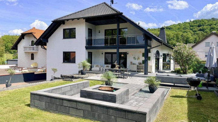Luxus in Kirkel-Neuhäusel – Exklusives Anwesen mit 3 Wohneinheiten, Garten & Top-Ausstattung