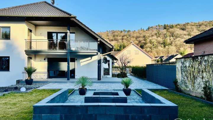 Luxus in Kirkel-Neuhäusel – Exklusives Anwesen mit 3 Wohneinheiten, Garten & Top-Ausstattung